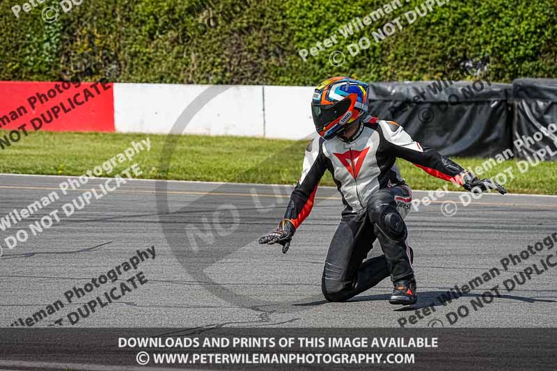 donington no limits trackday;donington park photographs;donington trackday photographs;no limits trackdays;peter wileman photography;trackday digital images;trackday photos